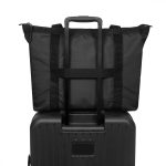 EASTPAK TRAVEL TOTE Black